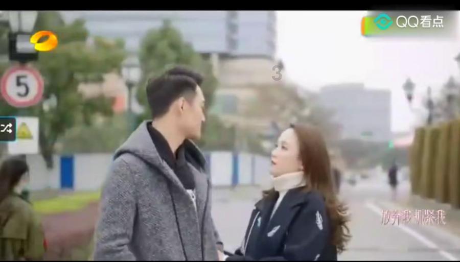 和女同事聊天其他同事用眼睛瞪着我？游戏画面
